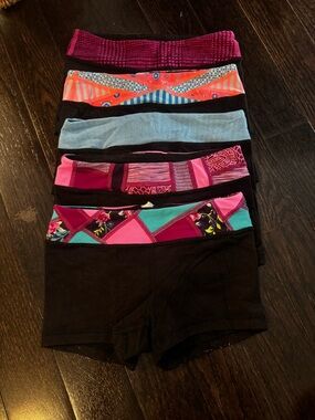 Ivivva  ( lululemon kids) Girls Black Yoga Shorts